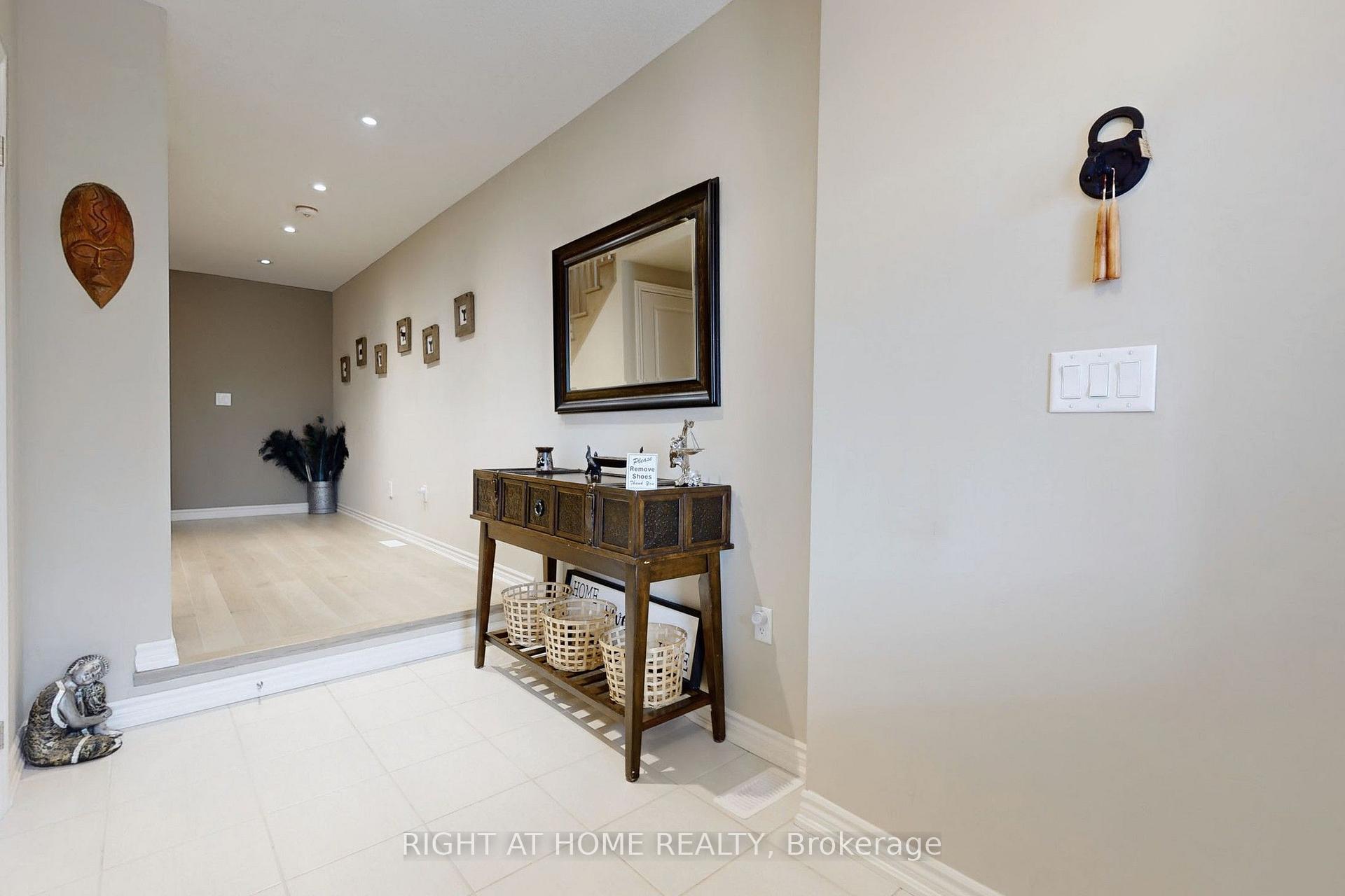 Photo 25 of 279 Moody Drive, Vaughan, Kleinburg — HOMEH