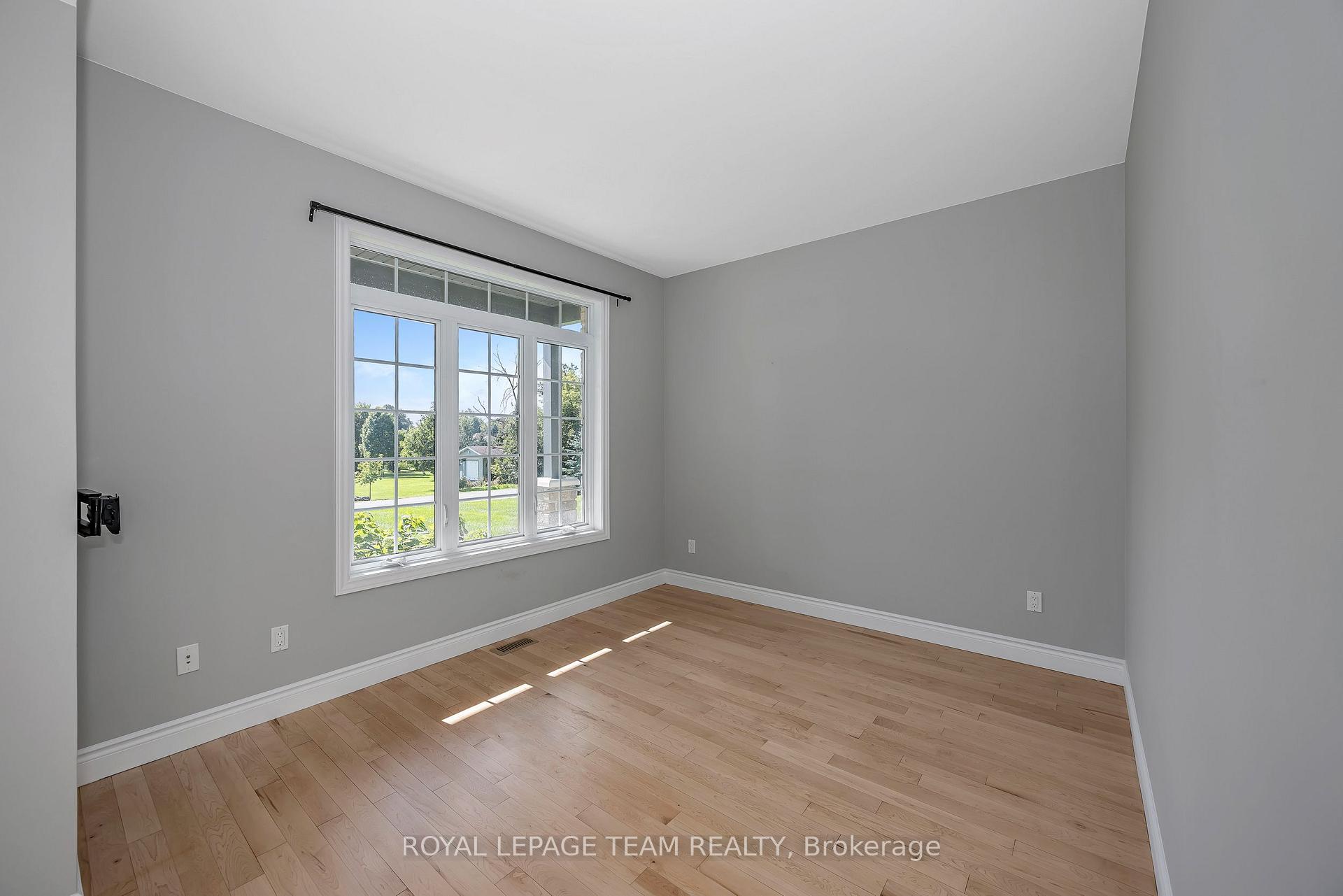 Photo 7 of 8351 Lourdes Way, Ottawa, Metcalfe — HOMEH