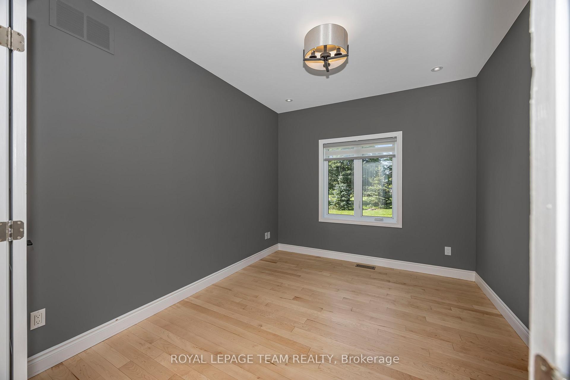 Photo 19 of 8351 Lourdes Way, Ottawa, Metcalfe — HOMEH