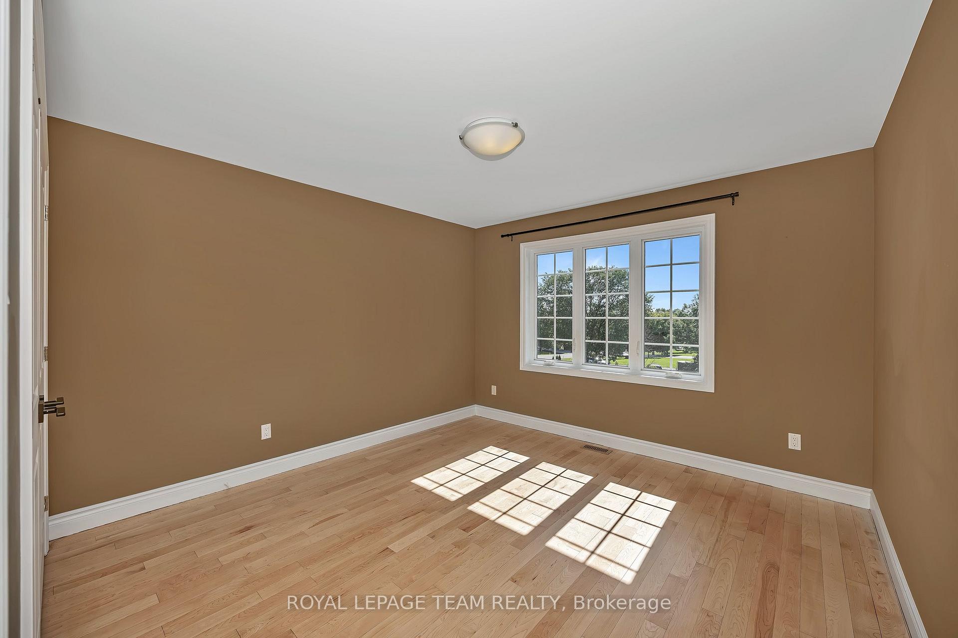 Photo 30 of 8351 Lourdes Way, Ottawa, Metcalfe — HOMEH