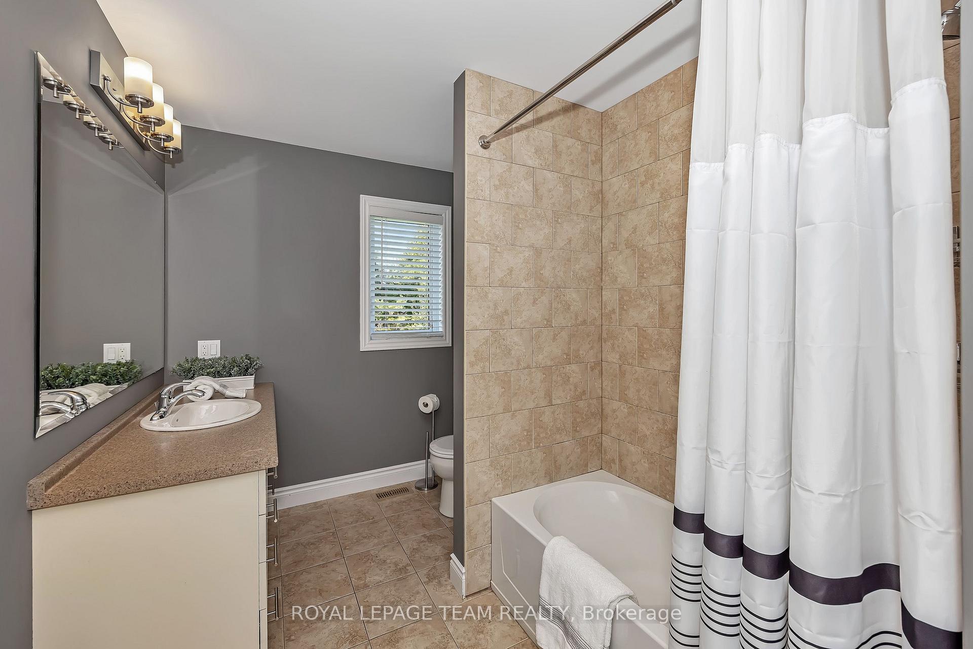 Photo 32 of 8351 Lourdes Way, Ottawa, Metcalfe — HOMEH