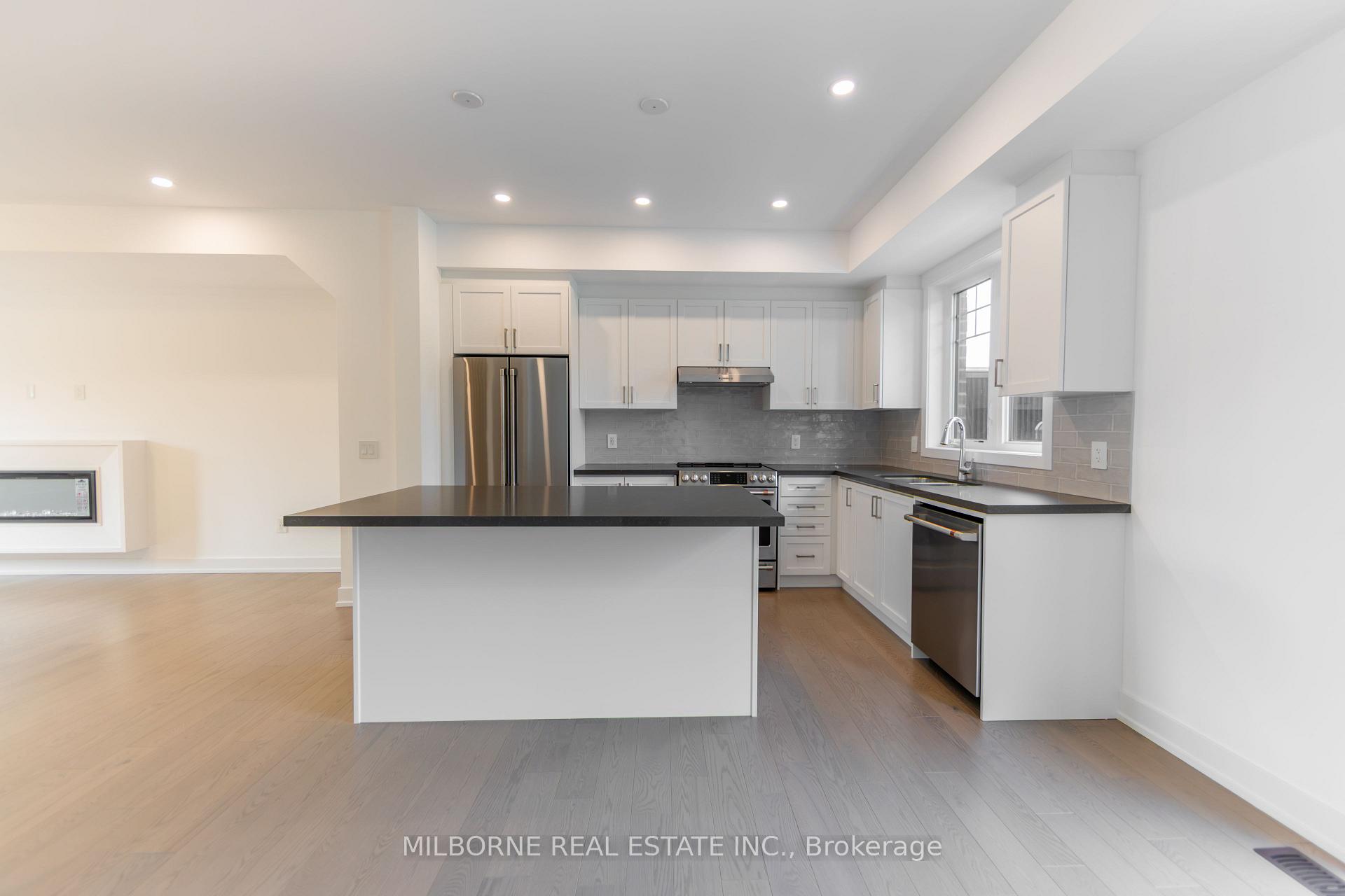 Photo 3 of 12 Fred Beaton Place, King, King City — HOMEH