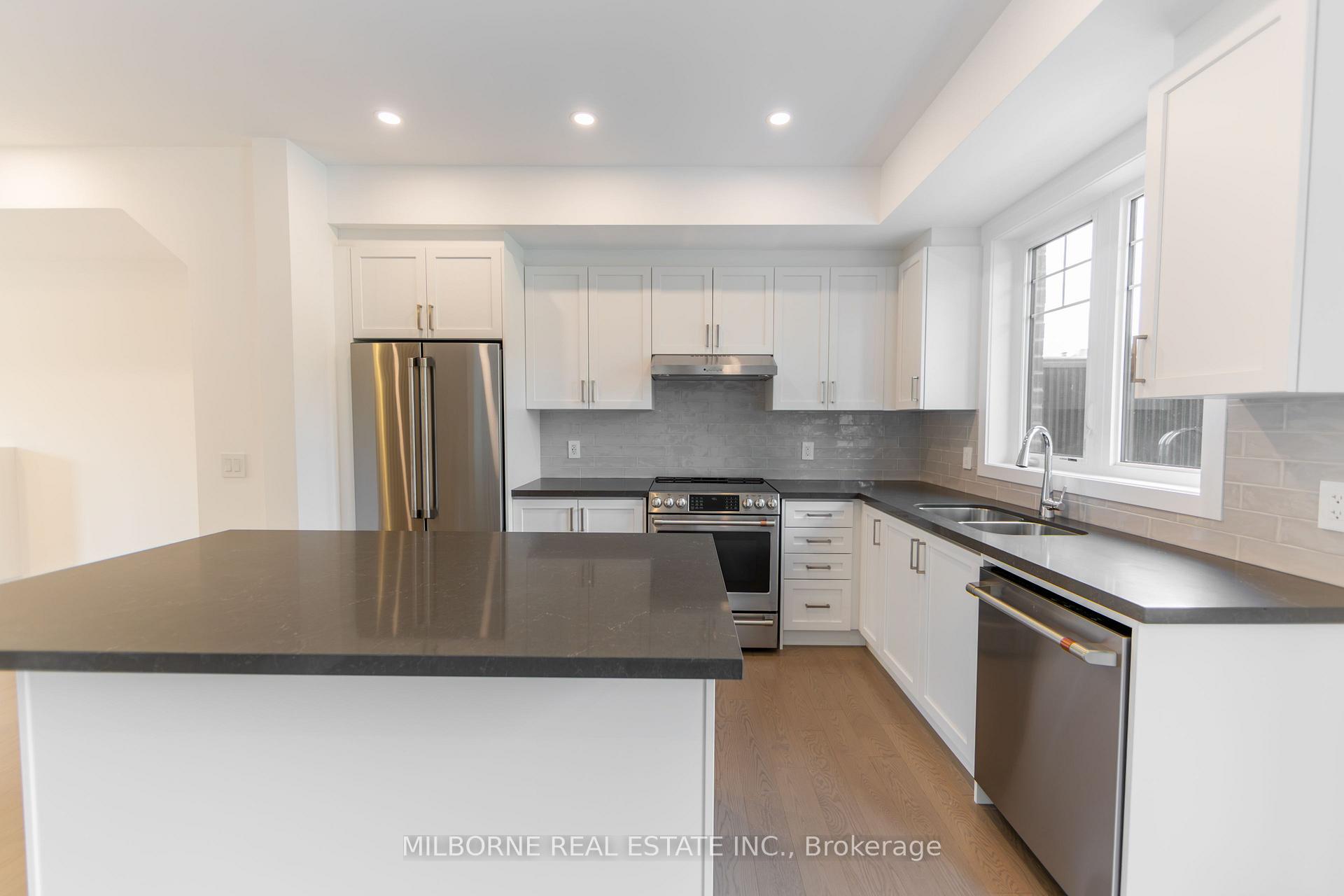 Photo 4 of 12 Fred Beaton Place, King, King City — HOMEH