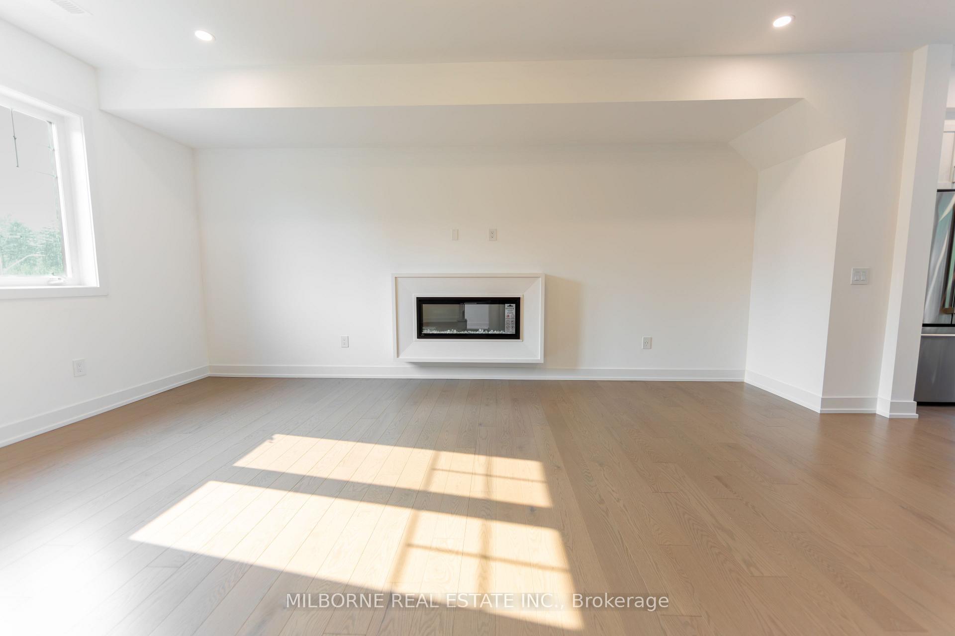 Photo 8 of 12 Fred Beaton Place, King, King City — HOMEH