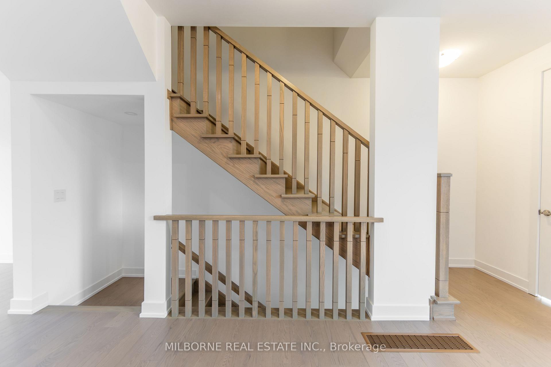Photo 12 of 12 Fred Beaton Place, King, King City — HOMEH