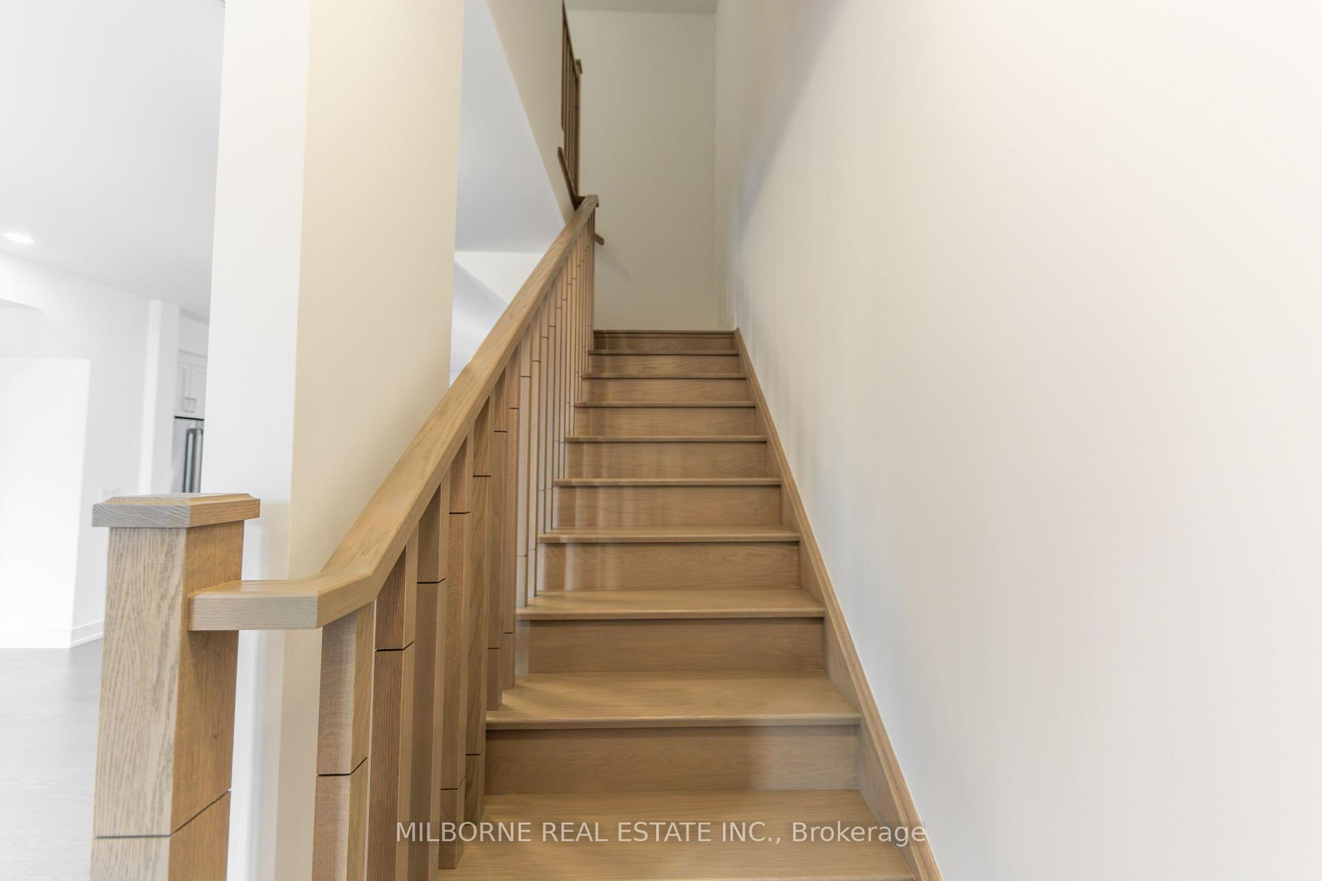Photo 13 of 12 Fred Beaton Place, King, King City — HOMEH