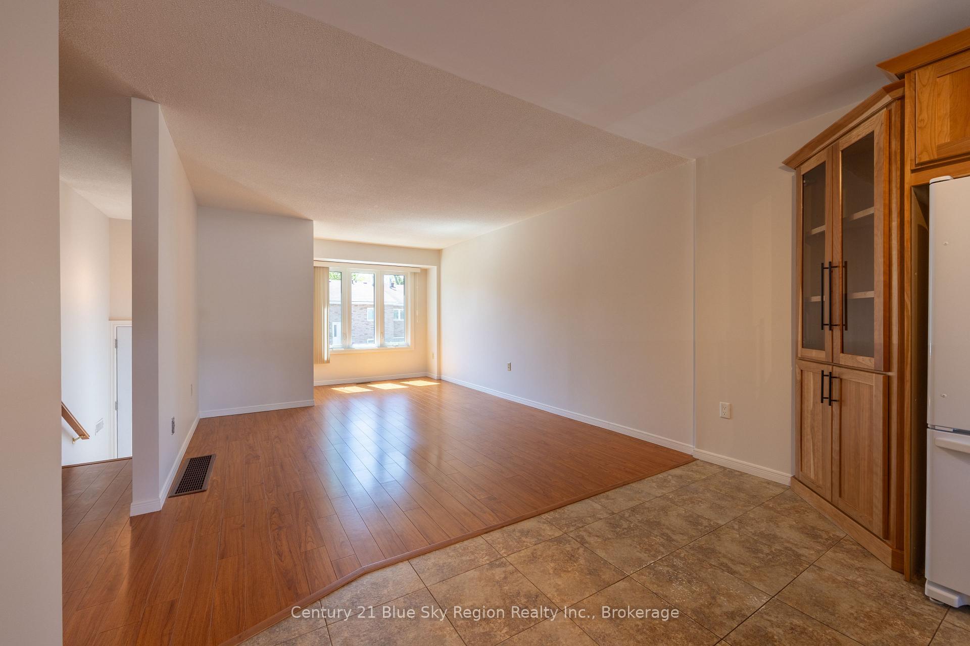 Photo 6 of 624 Lakeshore Drive, North Bay, Ferris — HOMEH