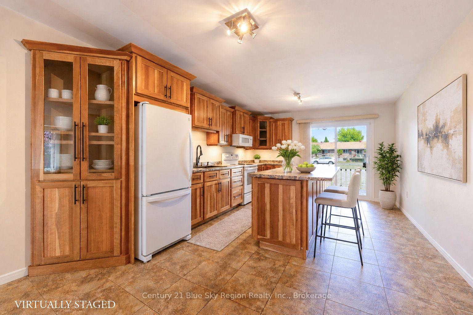 Photo 9 of 624 Lakeshore Drive, North Bay, Ferris — HOMEH