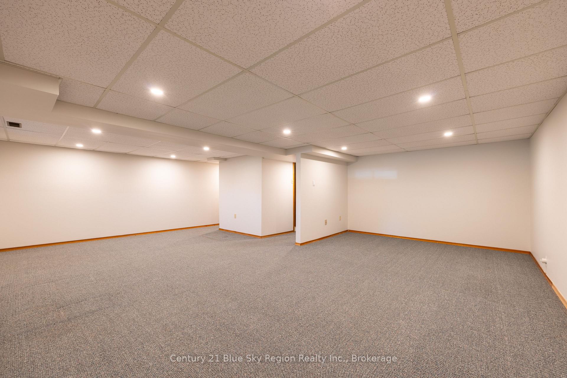 Photo 24 of 624 Lakeshore Drive, North Bay, Ferris — HOMEH