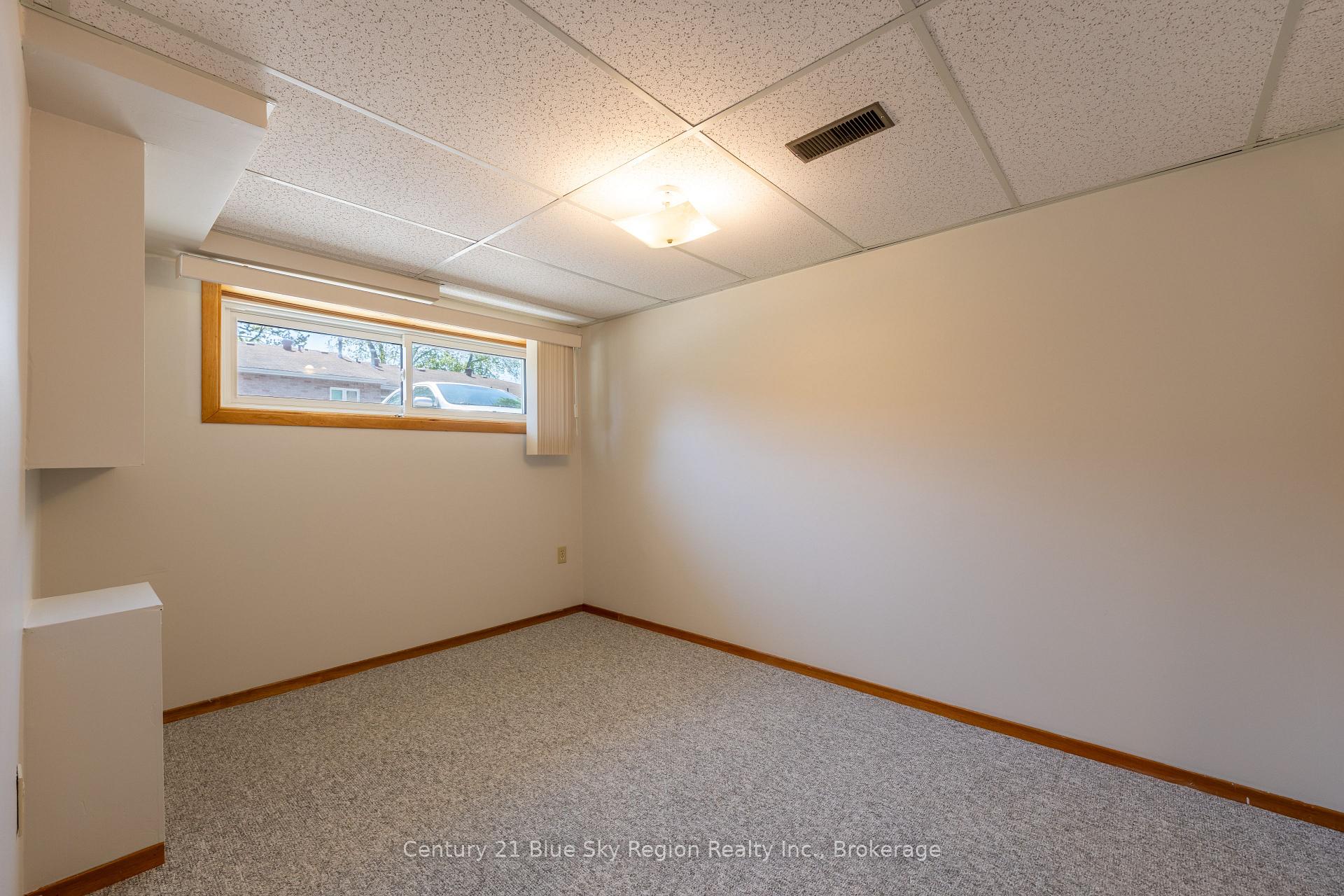 Photo 25 of 624 Lakeshore Drive, North Bay, Ferris — HOMEH
