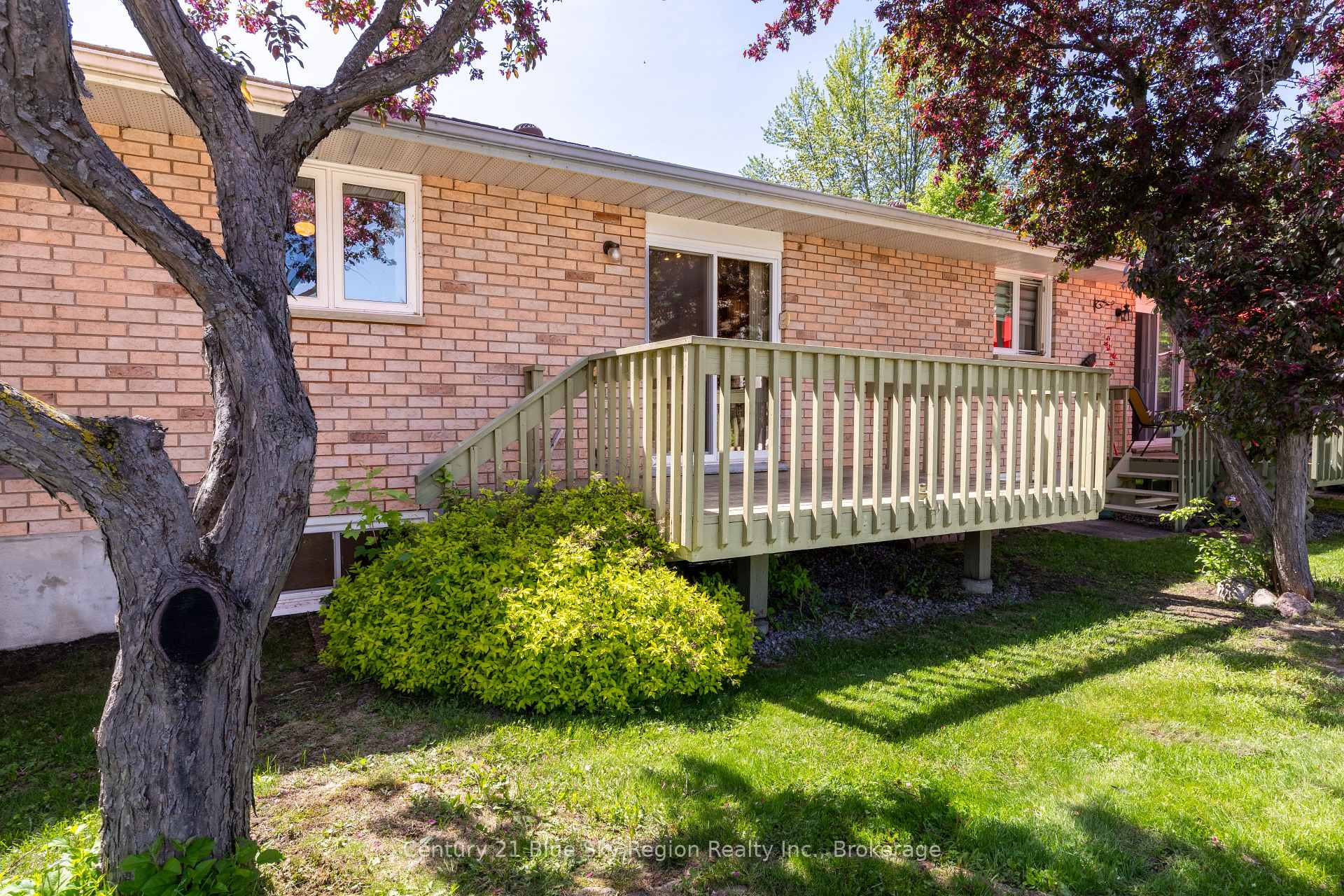 Photo 28 of 624 Lakeshore Drive, North Bay, Ferris — HOMEH