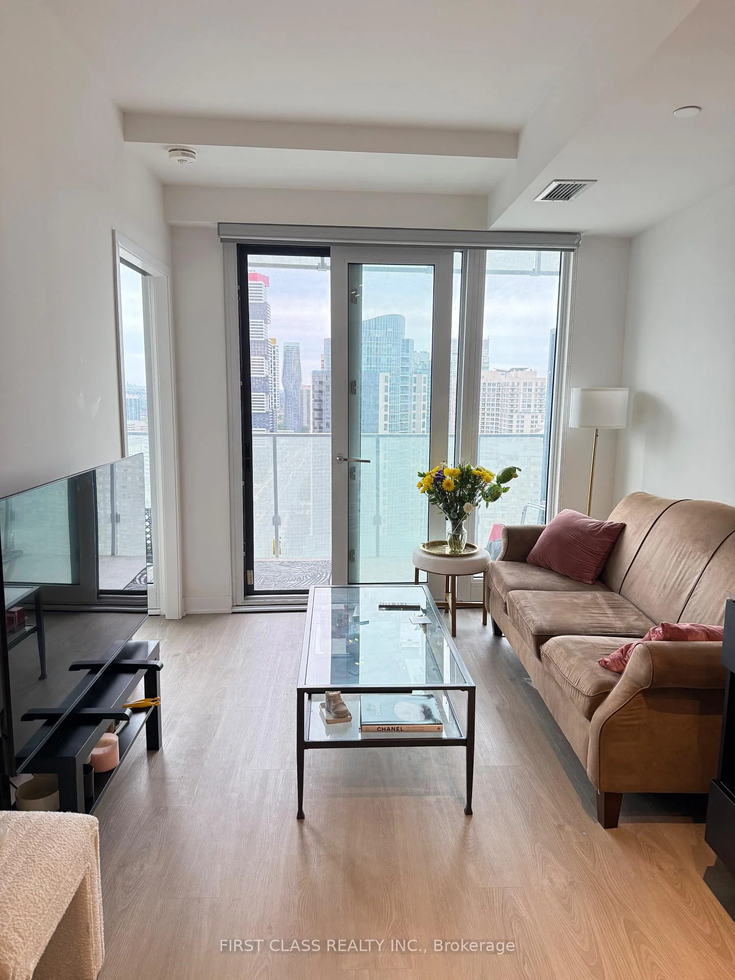Photo 2 of Unit 2513, 3900 Confederation Parkway, Mississauga, City Centre — HOMEH