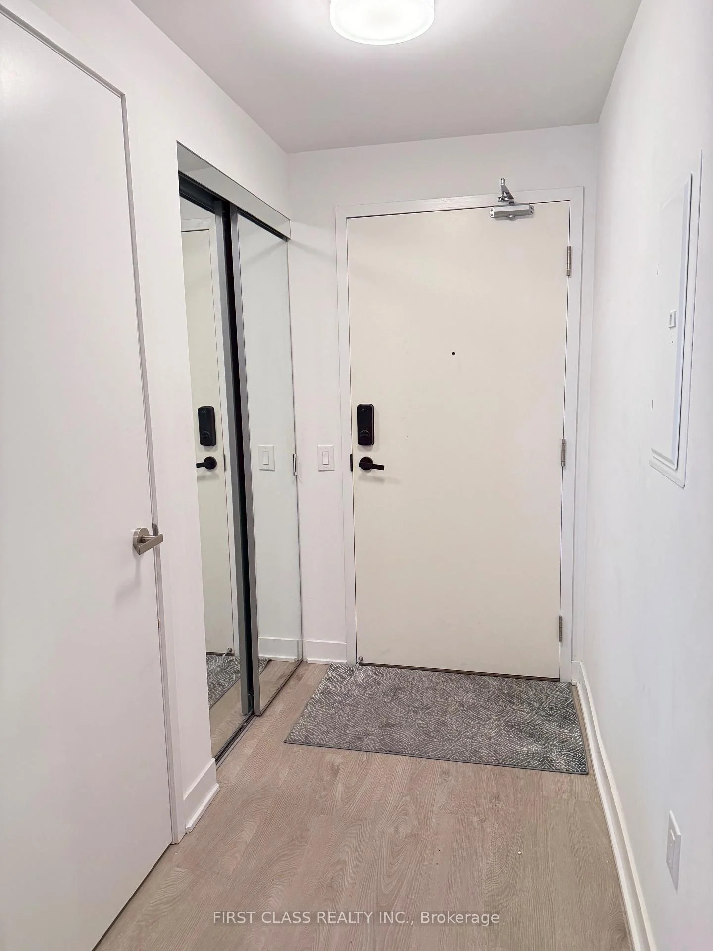 Photo 9 of Unit 2513, 3900 Confederation Parkway, Mississauga, City Centre — HOMEH