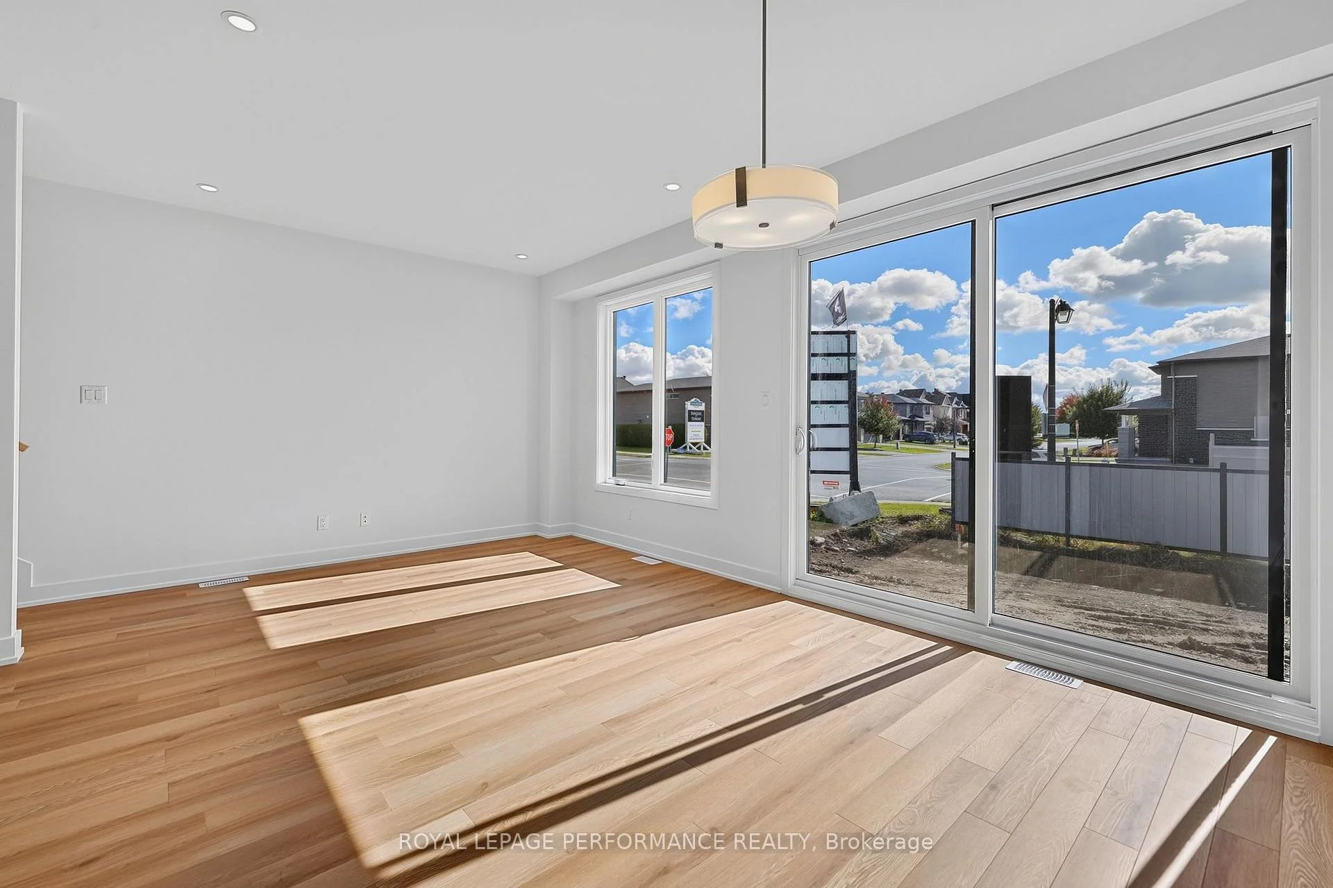 Photo 10 of 2525 Gray Crescent, Clarence-Rockland, Town of Rockland — HOMEH