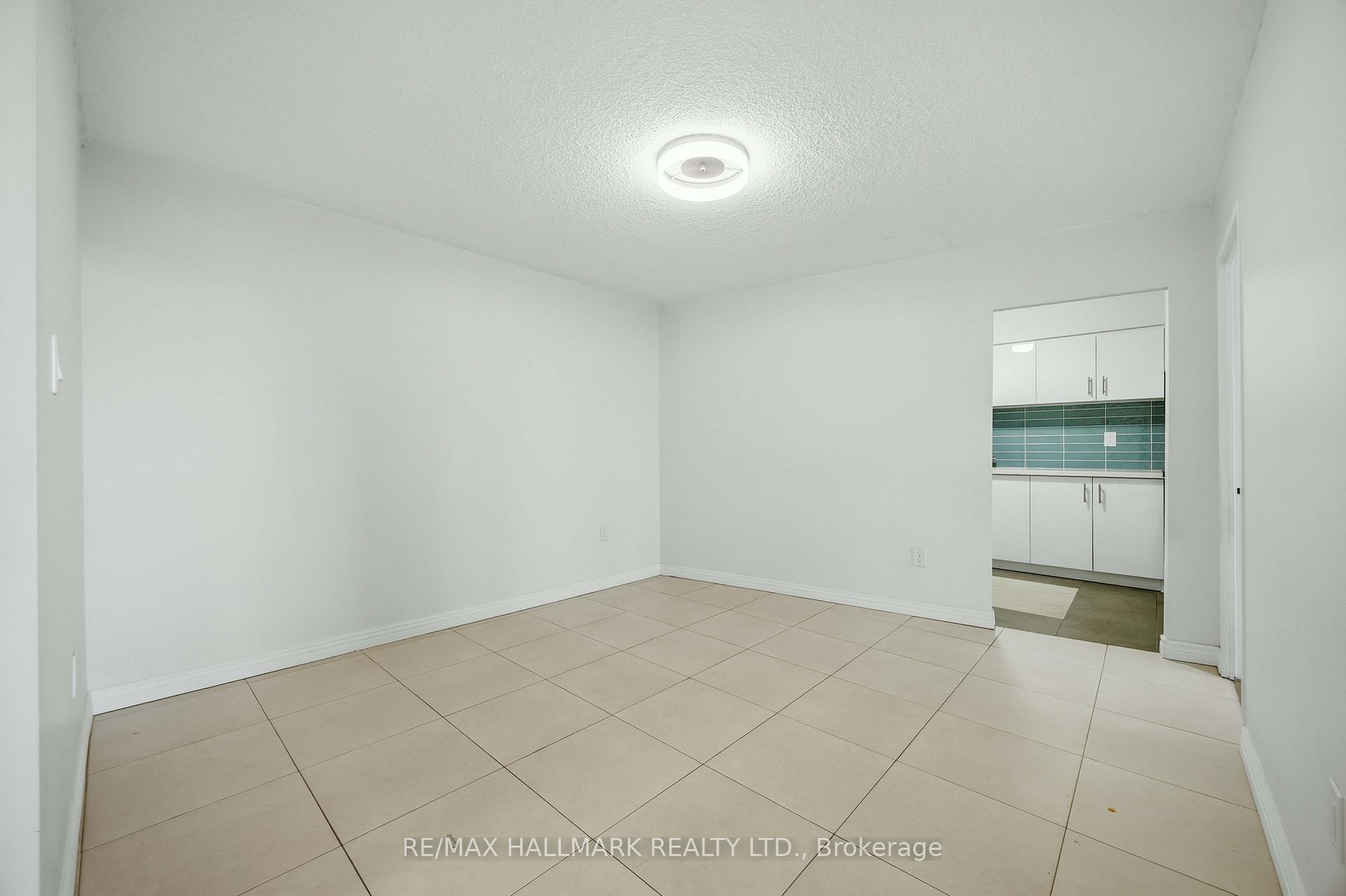 Photo 6 of Unit 808, 100 Echo Point, Scarborough, L'Amoreaux — HOMEH