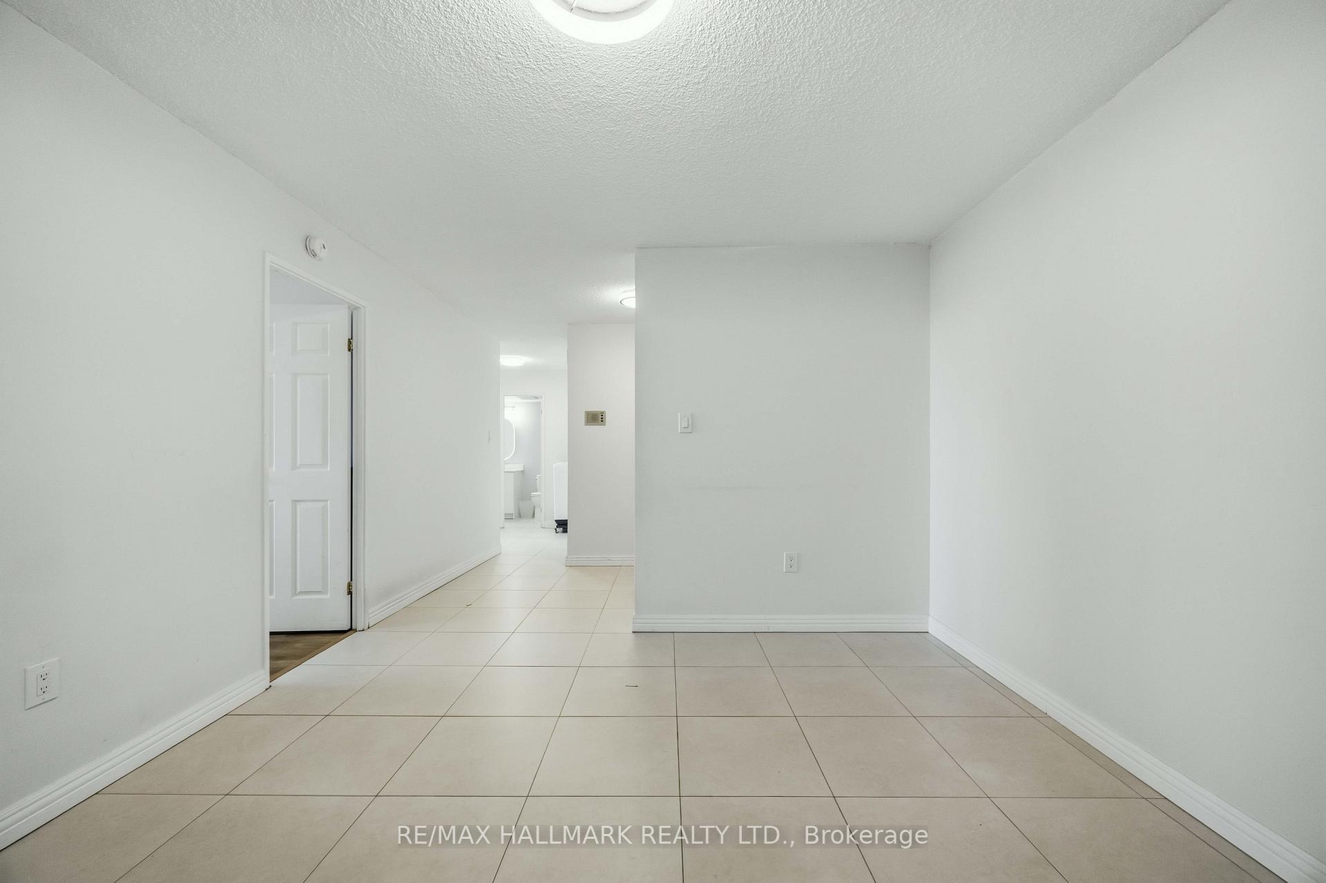 Photo 7 of Unit 808, 100 Echo Point, Scarborough, L'Amoreaux — HOMEH