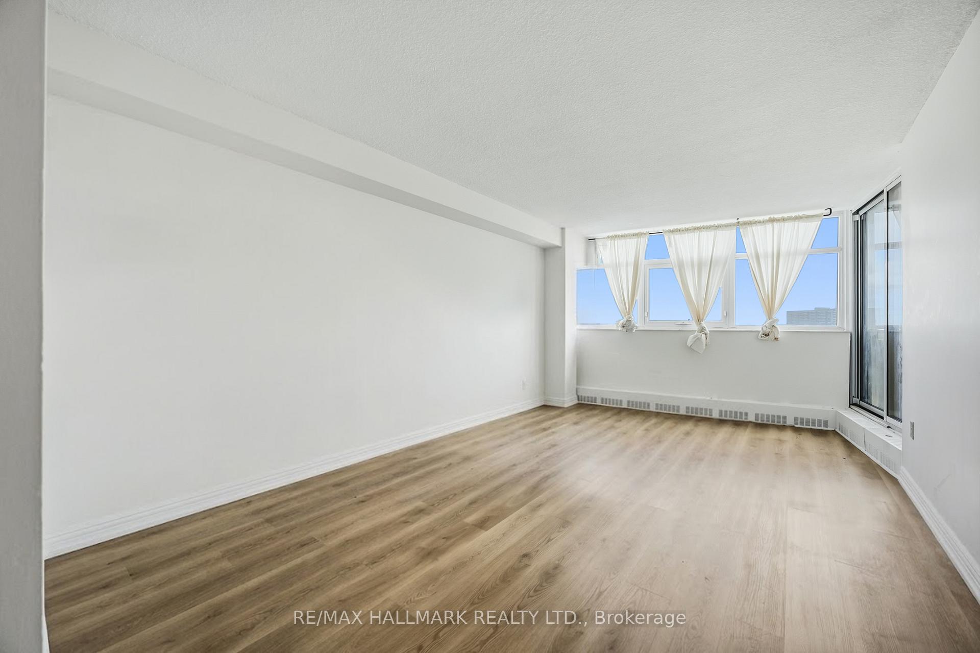 Photo 11 of Unit 808, 100 Echo Point, Scarborough, L'Amoreaux — HOMEH