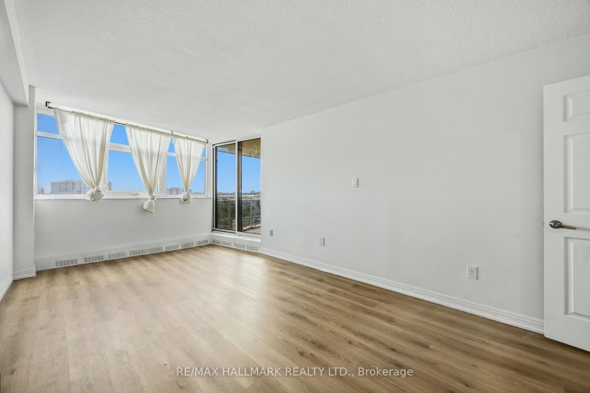 Photo 12 of Unit 808, 100 Echo Point, Scarborough, L'Amoreaux — HOMEH