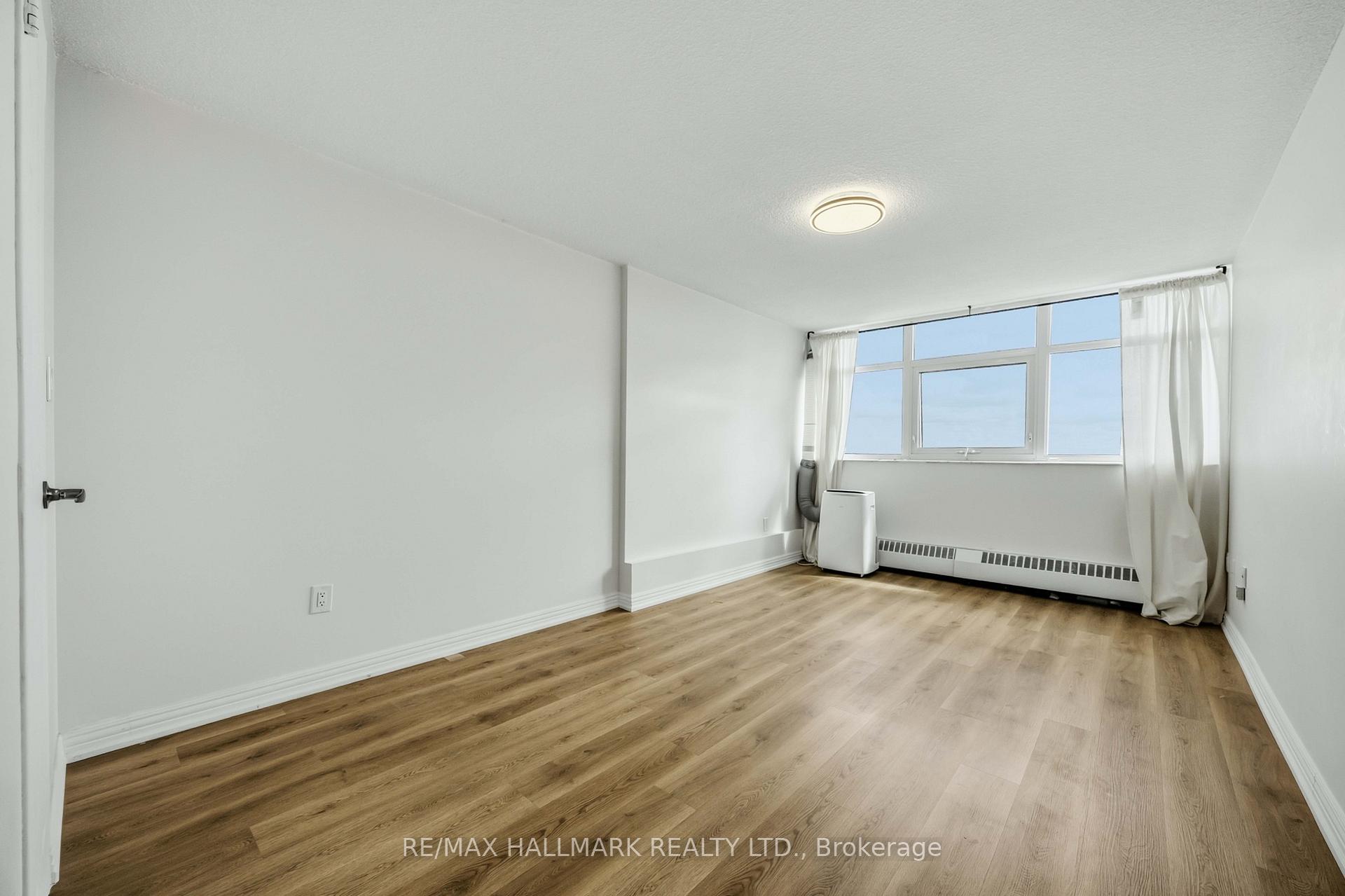 Photo 14 of Unit 808, 100 Echo Point, Scarborough, L'Amoreaux — HOMEH