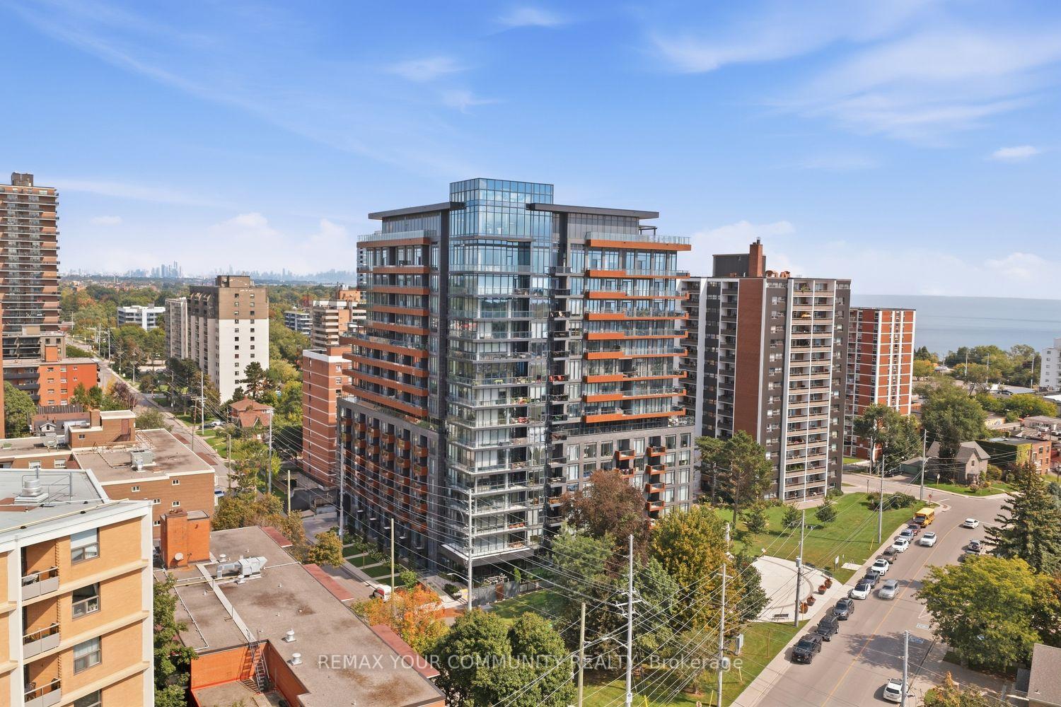 Photo 2 of Unit 906, 21 Park Street E, Mississauga, Port Credit — HOMEH