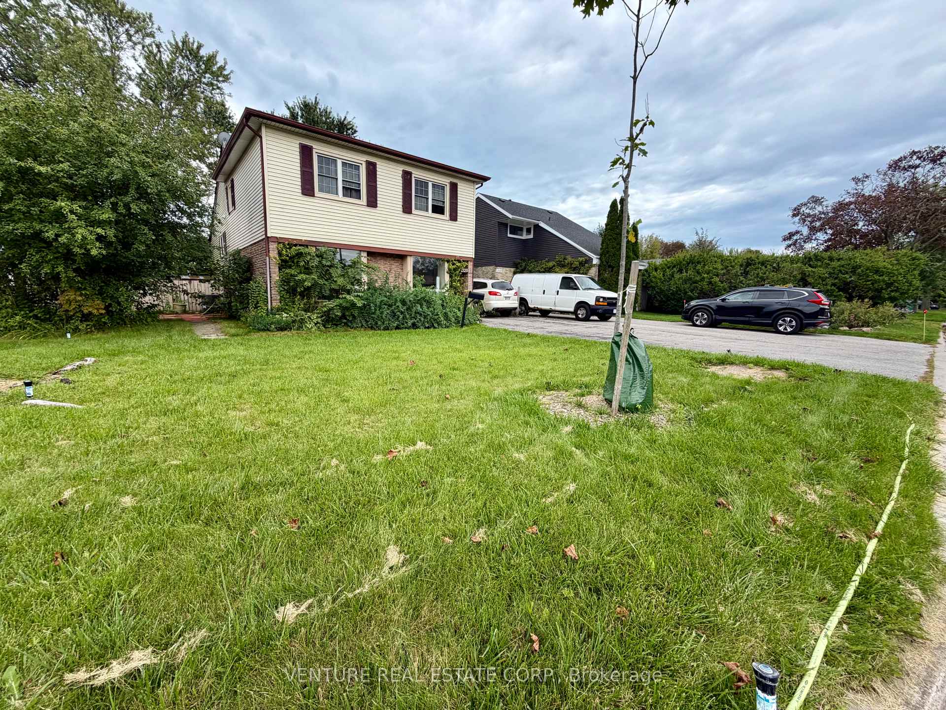 Photo 1 of 1329 Belair Crescent, Oshawa, Eastdale — HOMEH