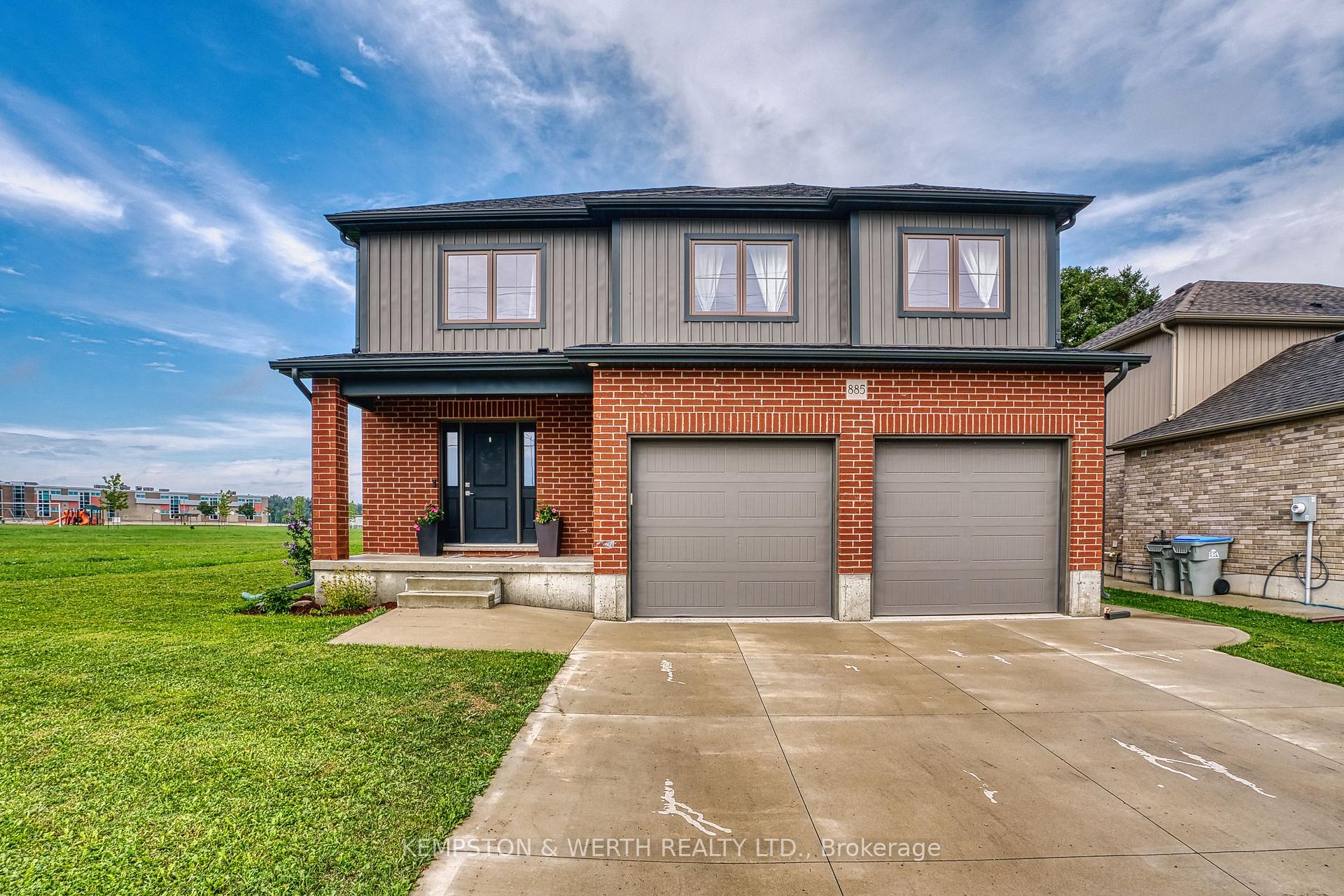 Photo of 885 Binning Street W
