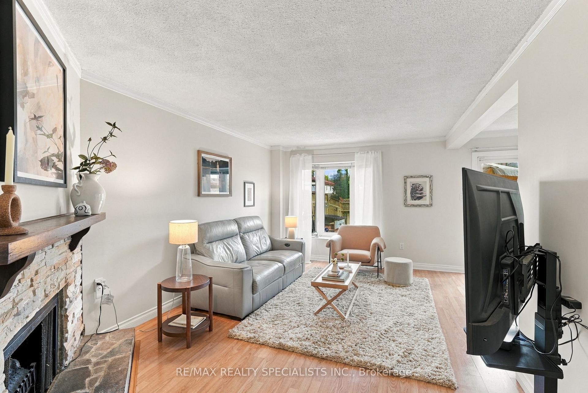 Photo 4 of 93 Burlington Street, Etobicoke, Mimico — HOMEH