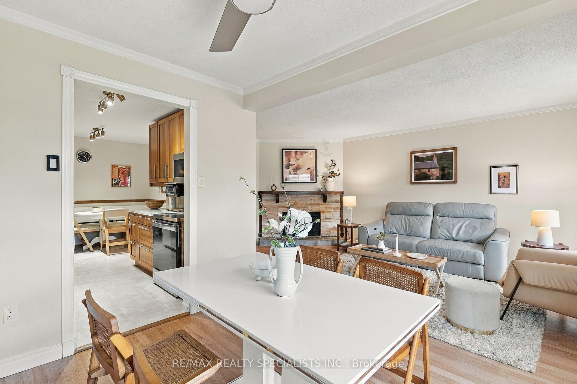 Photo 10 of 93 Burlington Street, Etobicoke, Mimico — HOMEH