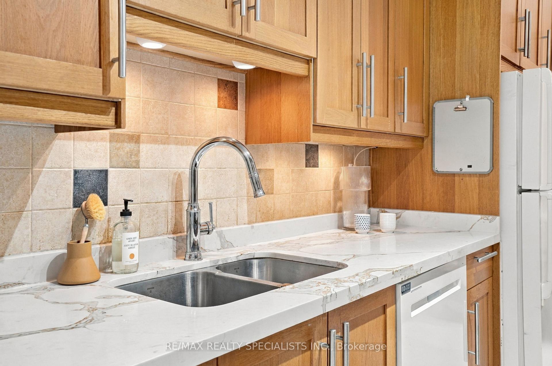 Photo 13 of 93 Burlington Street, Etobicoke, Mimico — HOMEH