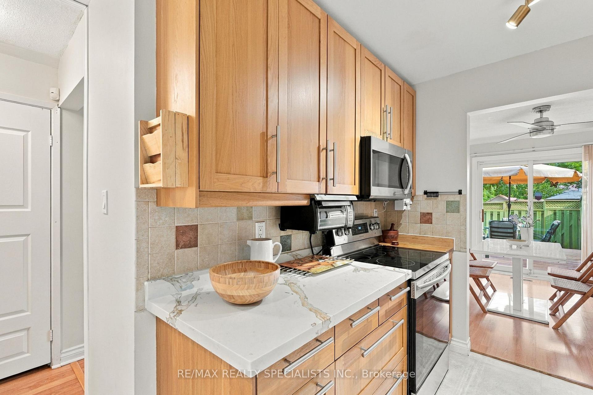 Photo 14 of 93 Burlington Street, Etobicoke, Mimico — HOMEH