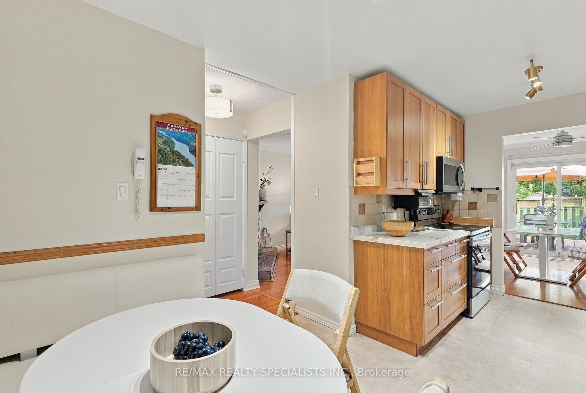 Photo 17 of 93 Burlington Street, Etobicoke, Mimico — HOMEH