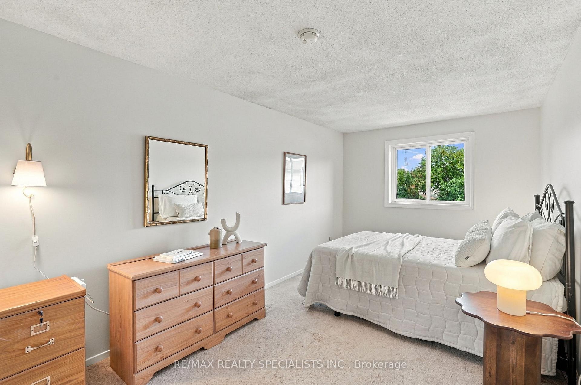 Photo 32 of 93 Burlington Street, Etobicoke, Mimico — HOMEH
