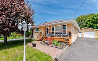 Photo 2 of 3301 Ross Avenue, Cornwall, Cornwall — HOMEH