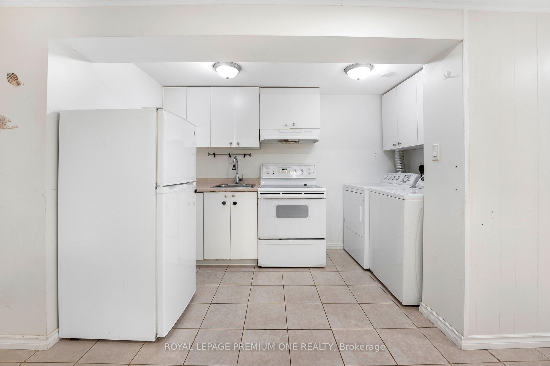Photo 5 of Unit LOWER LEVEL, 139 Mckee Avenue, North York, Willowdale East — HOMEH
