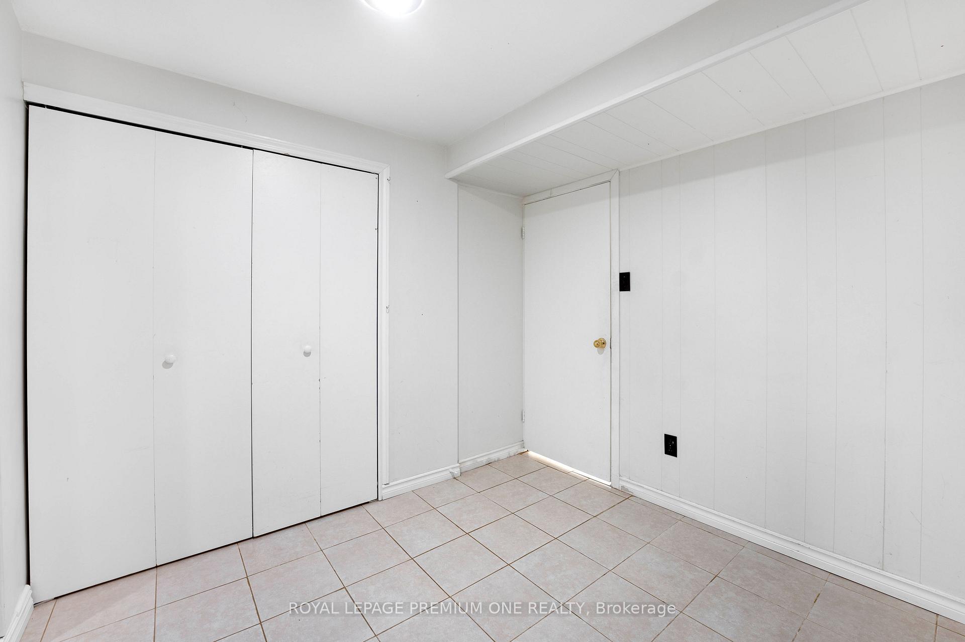 Photo 8 of Unit LOWER LEVEL, 139 Mckee Avenue, North York, Willowdale East — HOMEH