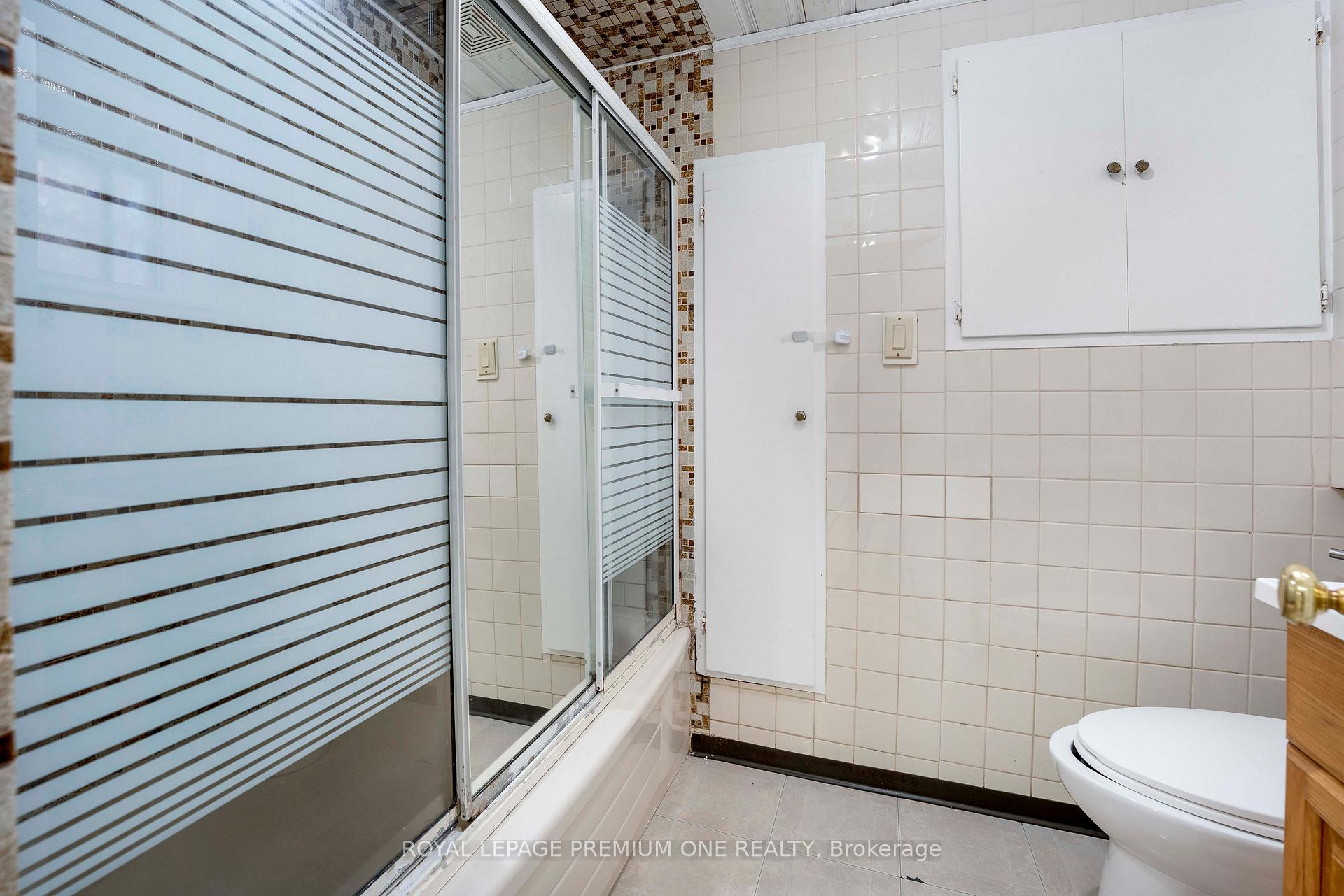 Photo 9 of Unit LOWER LEVEL, 139 Mckee Avenue, North York, Willowdale East — HOMEH