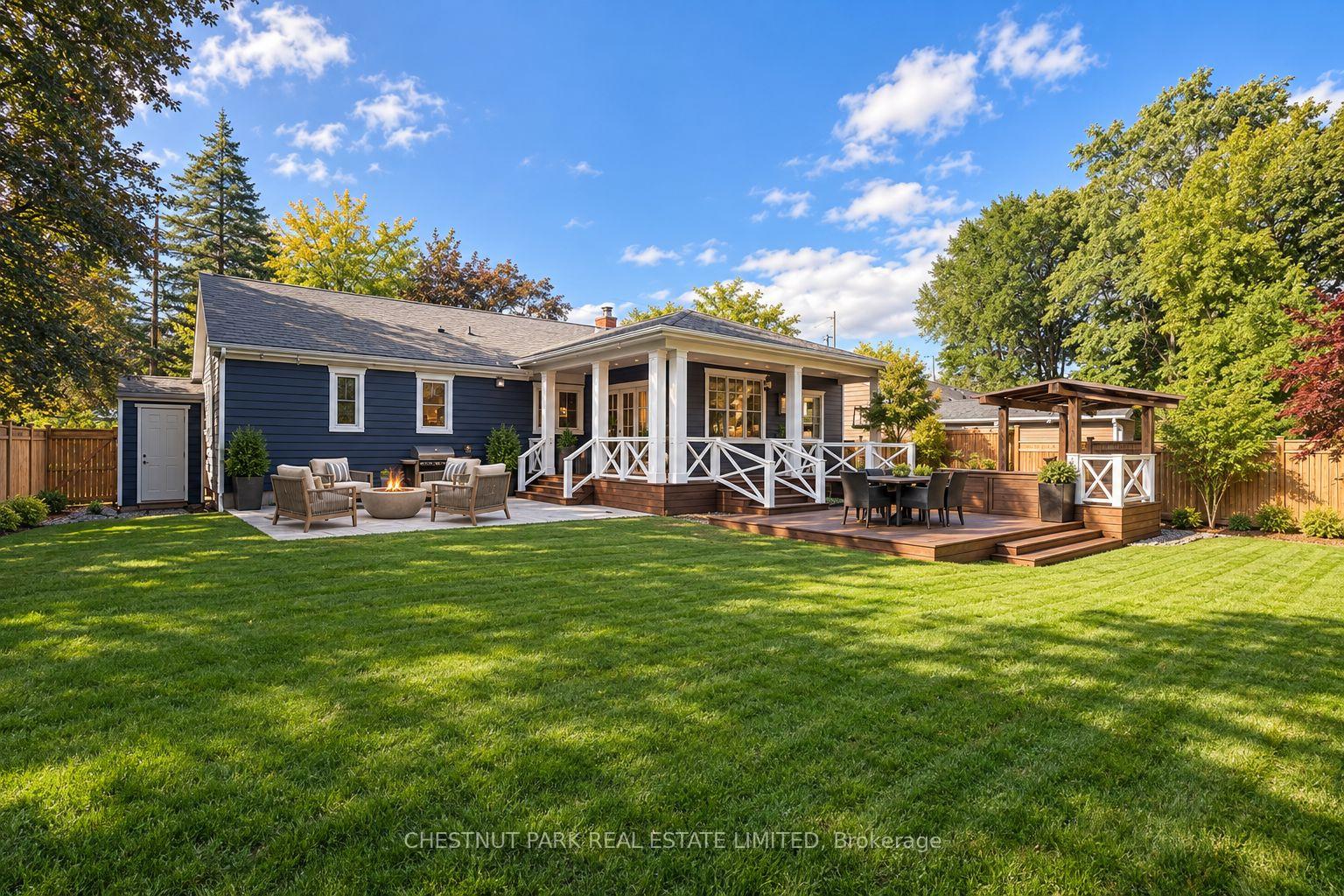 Photo 2 of 4380 Spruce Avenue, Burlington, Shoreacres — HOMEH