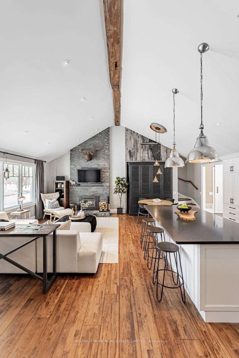 Photo 6 of 4380 Spruce Avenue, Burlington, Shoreacres — HOMEH