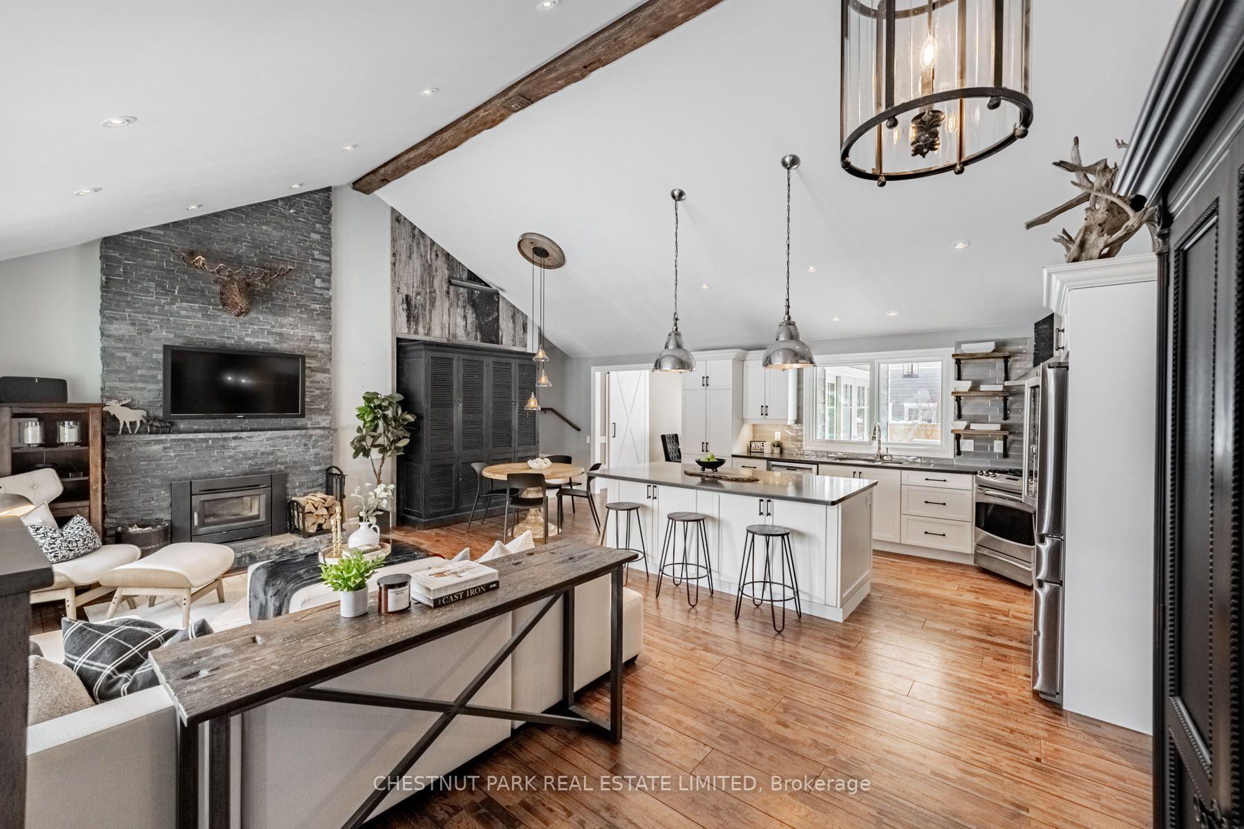Photo 7 of 4380 Spruce Avenue, Burlington, Shoreacres — HOMEH
