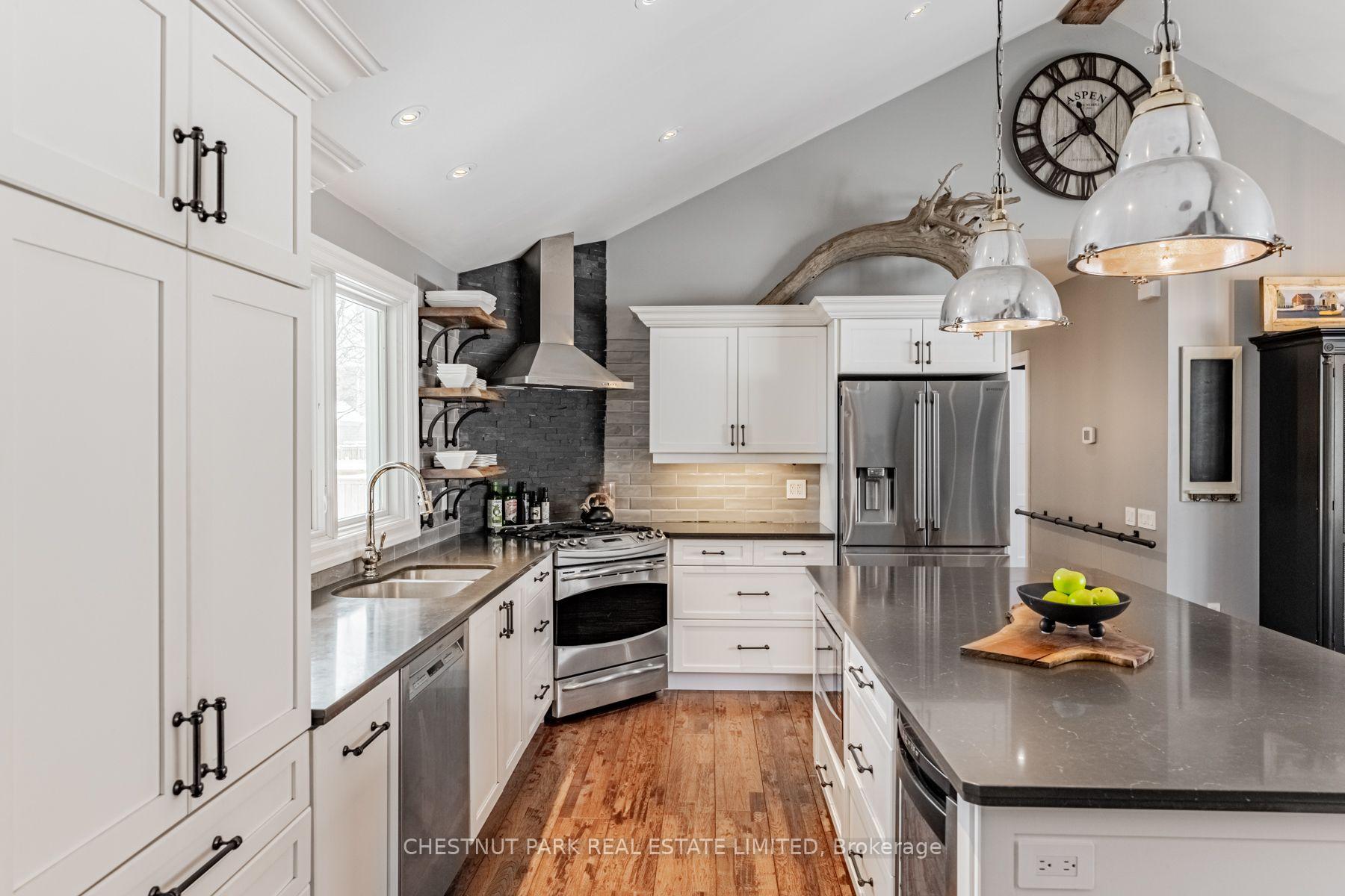 Photo 9 of 4380 Spruce Avenue, Burlington, Shoreacres — HOMEH