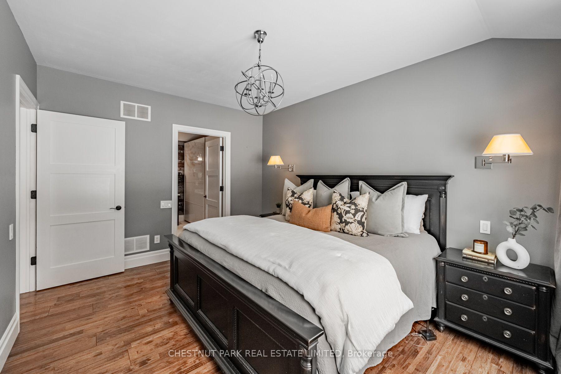 Photo 22 of 4380 Spruce Avenue, Burlington, Shoreacres — HOMEH