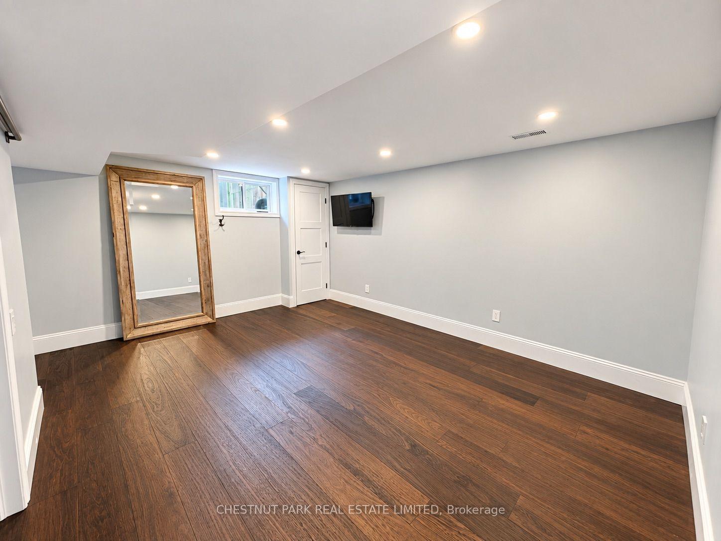 Photo 34 of 4380 Spruce Avenue, Burlington, Shoreacres — HOMEH