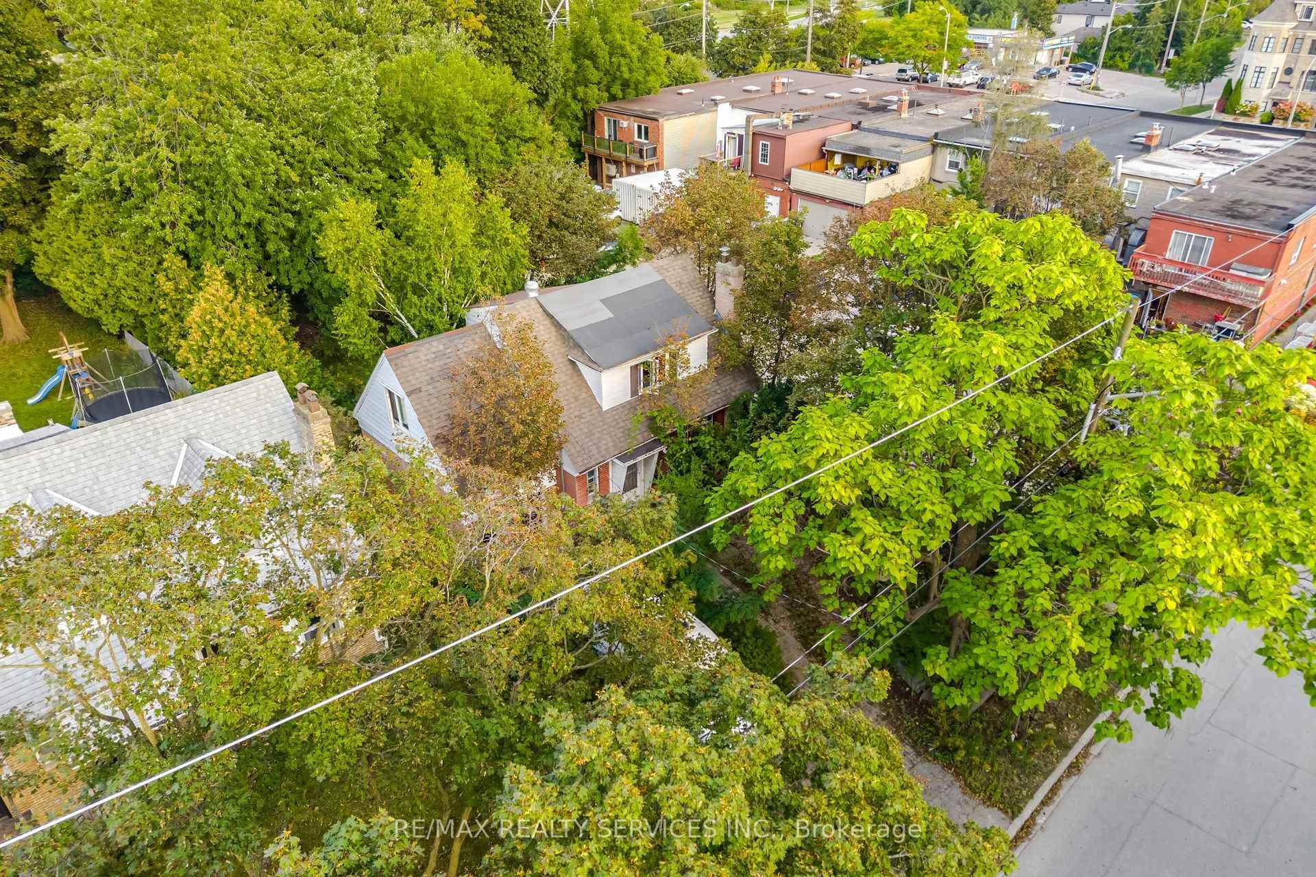 Photo 5 of 7 Ashbourne Drive, Etobicoke, Islington-City Centre West — HOMEH