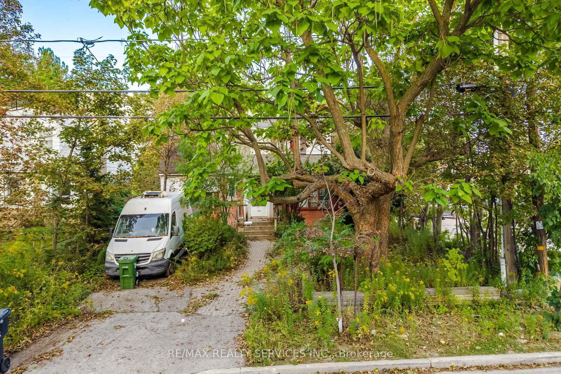 Photo 11 of 7 Ashbourne Drive, Etobicoke, Islington-City Centre West — HOMEH