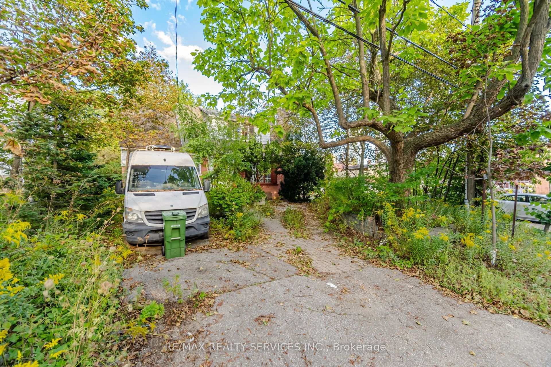 Photo 13 of 7 Ashbourne Drive, Etobicoke, Islington-City Centre West — HOMEH