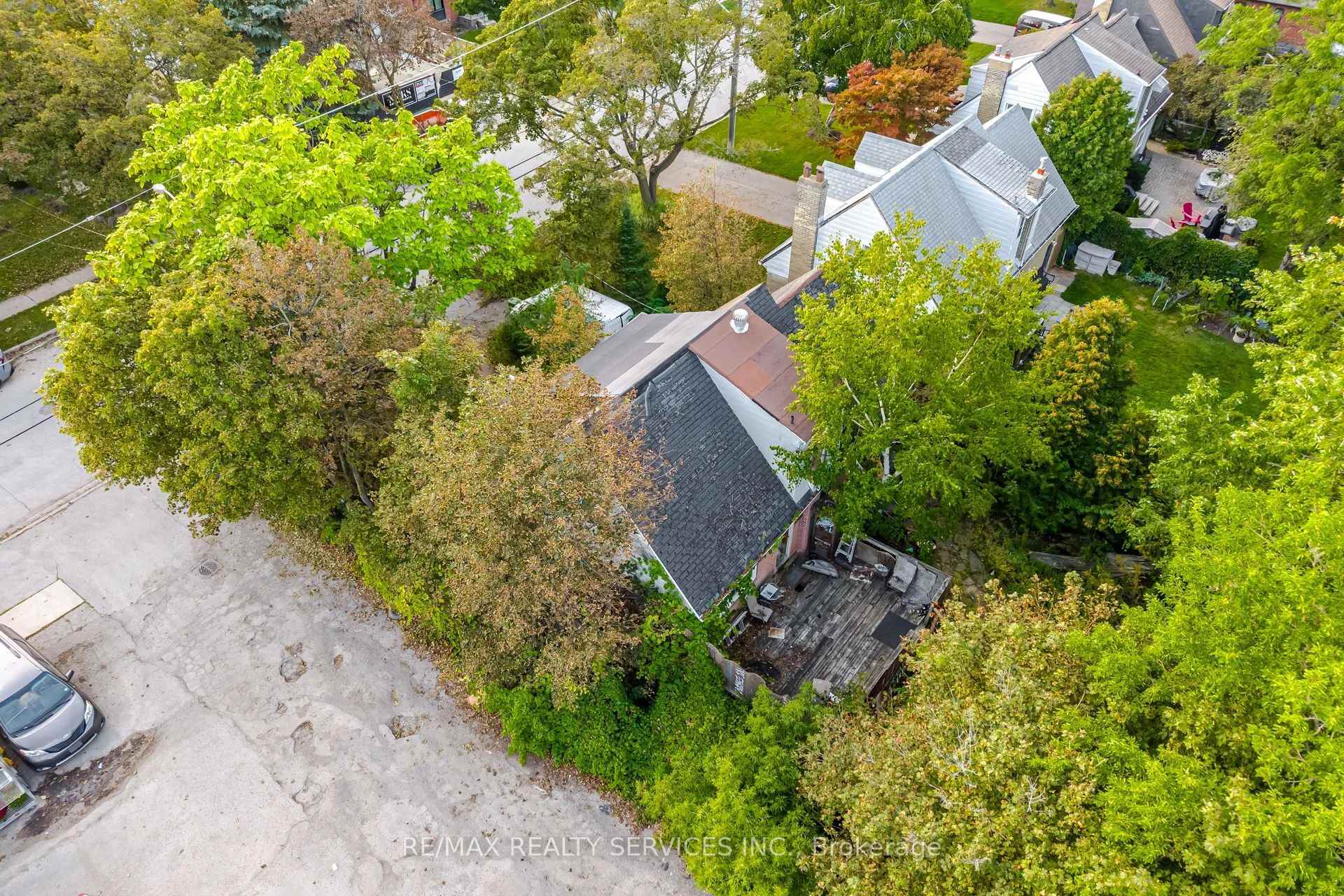 Photo 21 of 7 Ashbourne Drive, Etobicoke, Islington-City Centre West — HOMEH