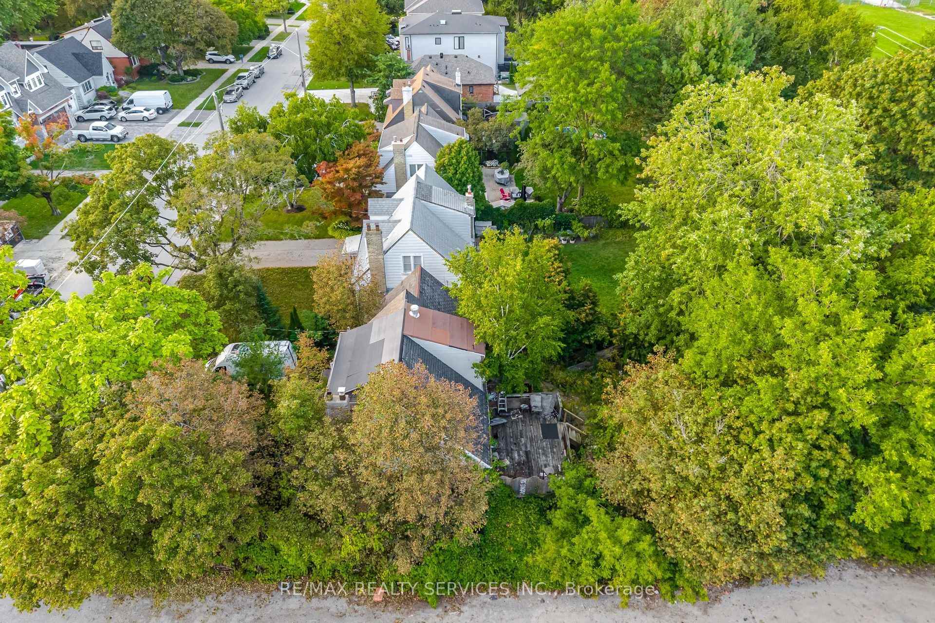 Photo 1 of 7 Ashbourne Drive, Etobicoke, Islington-City Centre West — HOMEH