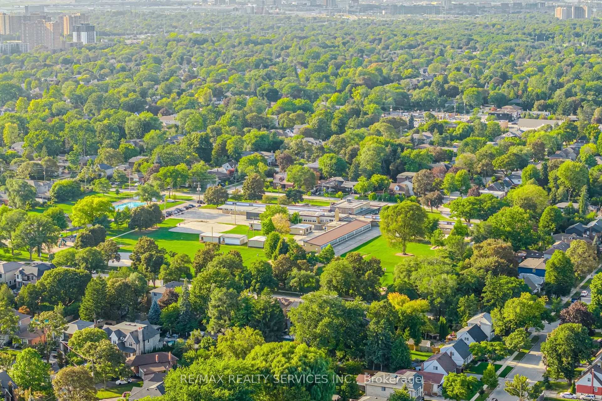 Photo 27 of 7 Ashbourne Drive, Etobicoke, Islington-City Centre West — HOMEH