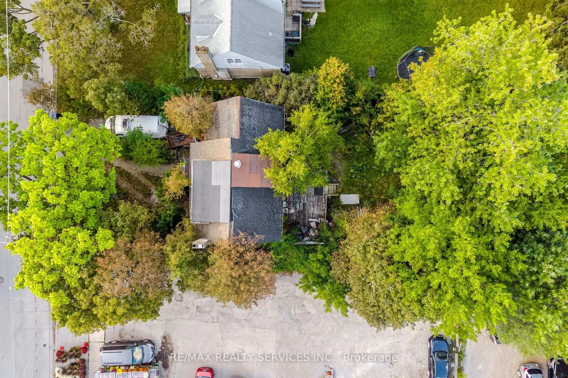 Photo 3 of 7 Ashbourne Drive, Etobicoke, Islington-City Centre West — HOMEH