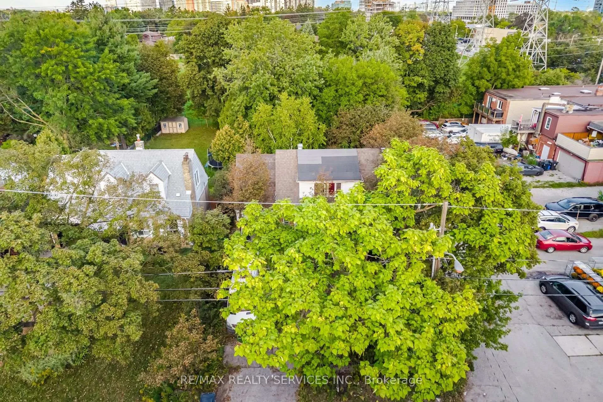 Photo 6 of 7 Ashbourne Drive, Etobicoke, Islington-City Centre West — HOMEH